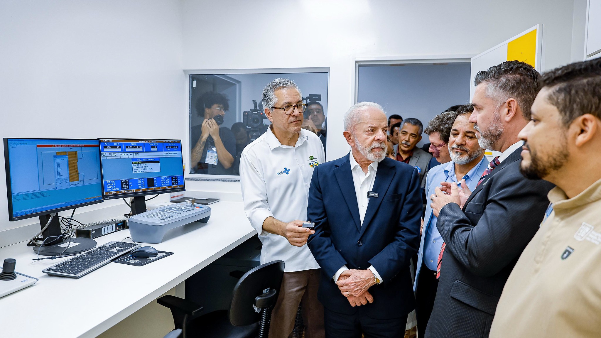 Lula diz que avaliará veto caso Senado aprove redução de pena de Bolsonaro: 'Ele tem que pagar pela tentativa de golpe'