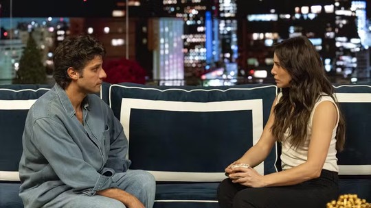 'Quem ama cuida': Pedro consegue trunfo contra o pai e surpreende Adriana 'Quem ama cuida': Pedro consegue trunfo contra o pai e surpreende Adriana