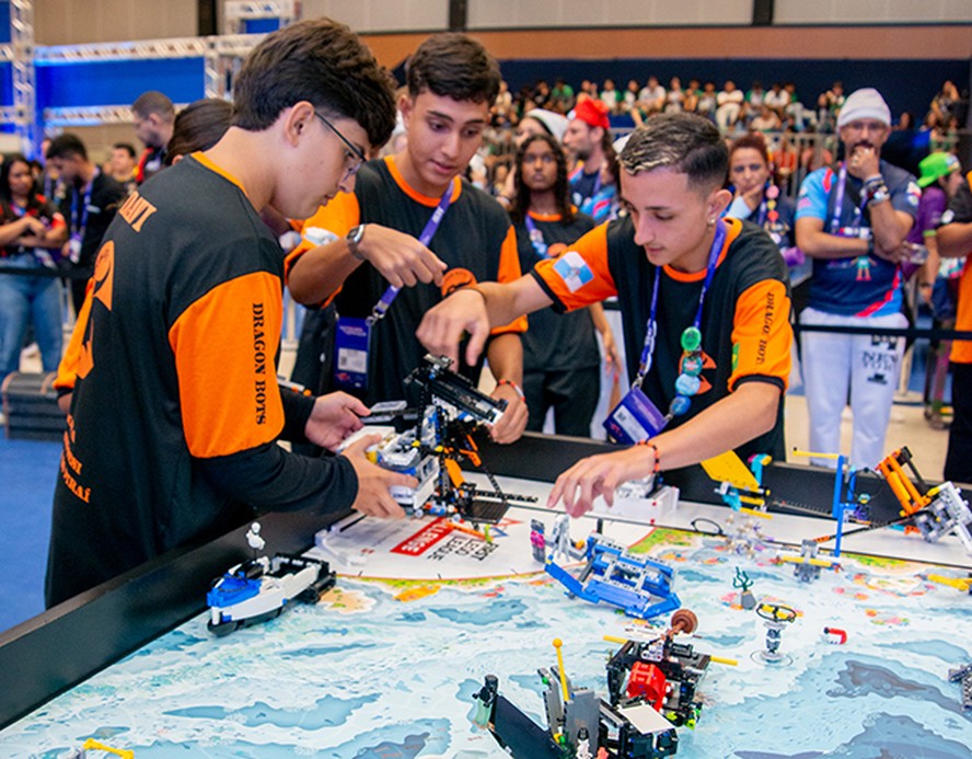 Mais de 70 alunos do Rio disputam em Brasília vaga no torneio mundial ...