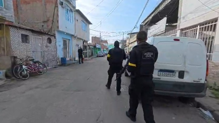 Operação Policial Desarticula Finanças de Facção no Rio de Janeiro