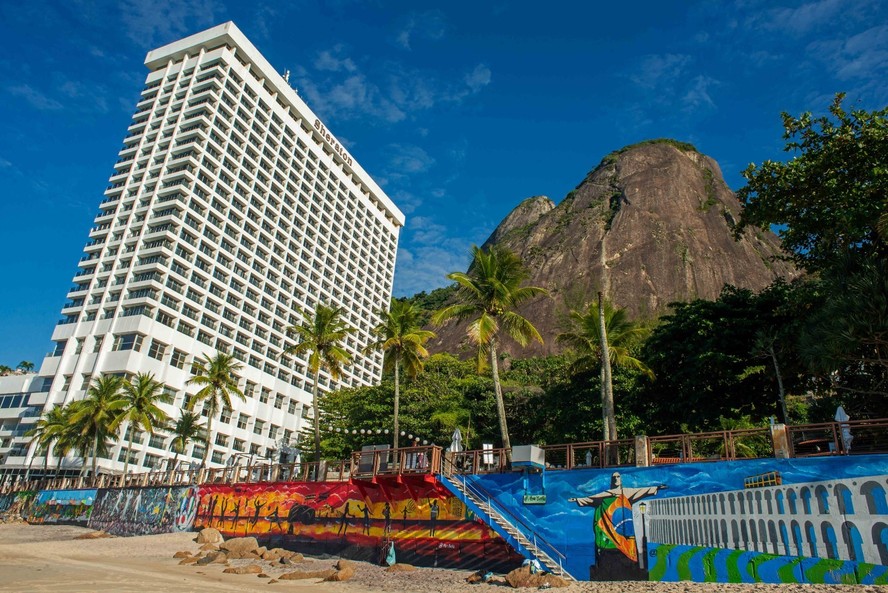 Curiosidades e famosos como Roger Moore e Lady Gaga: relembre histórias ...