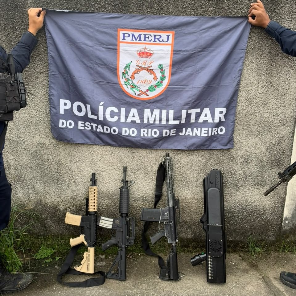 PM apreende bazuca antidrone e três fuzis na comunidade Para-Pedro, em Colégio