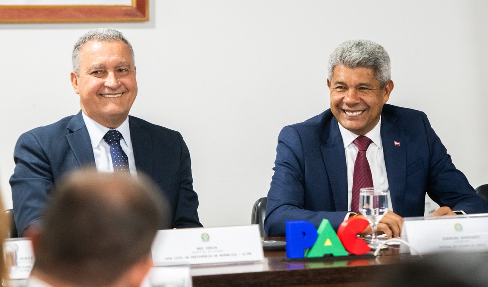O ministro da Casa Civil, Rui Costa, e o governador Jerônimo Rodrigues — Foto: Henrique Raynal/Divulgação Casa Civil