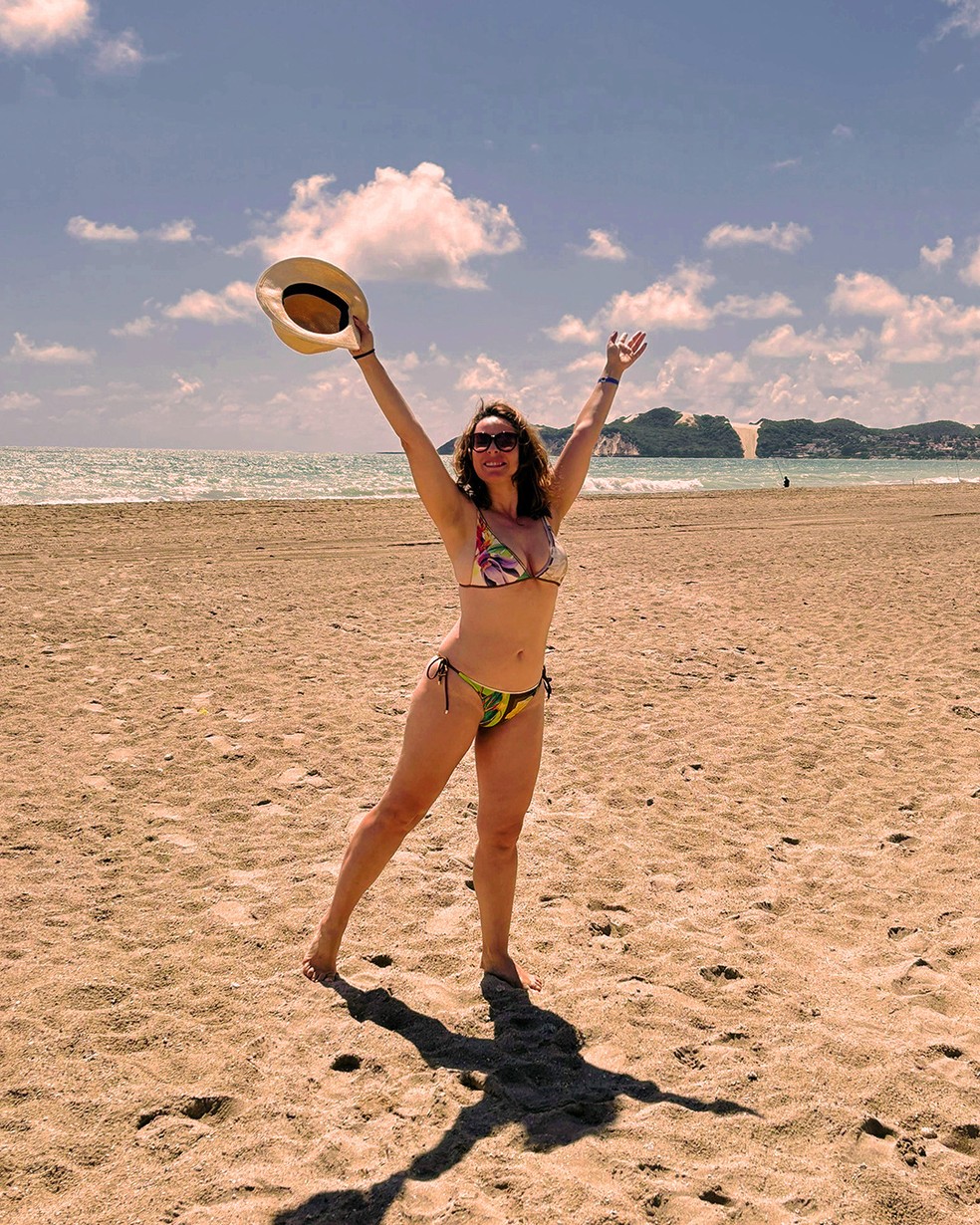 "Nem só de futebol vive a mãe", escreveu ela na legenda de uma das fotos — Foto: Reprodução/Instagram