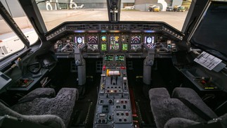 Cabine do avião — Foto: Divulgação