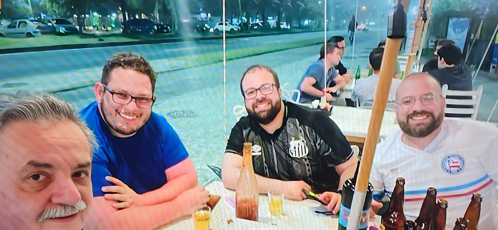 M&eacute;dicos de SP s&atilde;o mortos a tiros em quiosque na Barra da Tijuca - Todas as v&iacute;timas eram de SP e tinham vindo para um congresso internacional de ortopedia. Na foto, Diego Ralf Bomfim, Marcos de Andrade Corsato e Perseu Ribeiro Almeida &mdash; Foto: Reprodu&ccedil;&atilde;o
