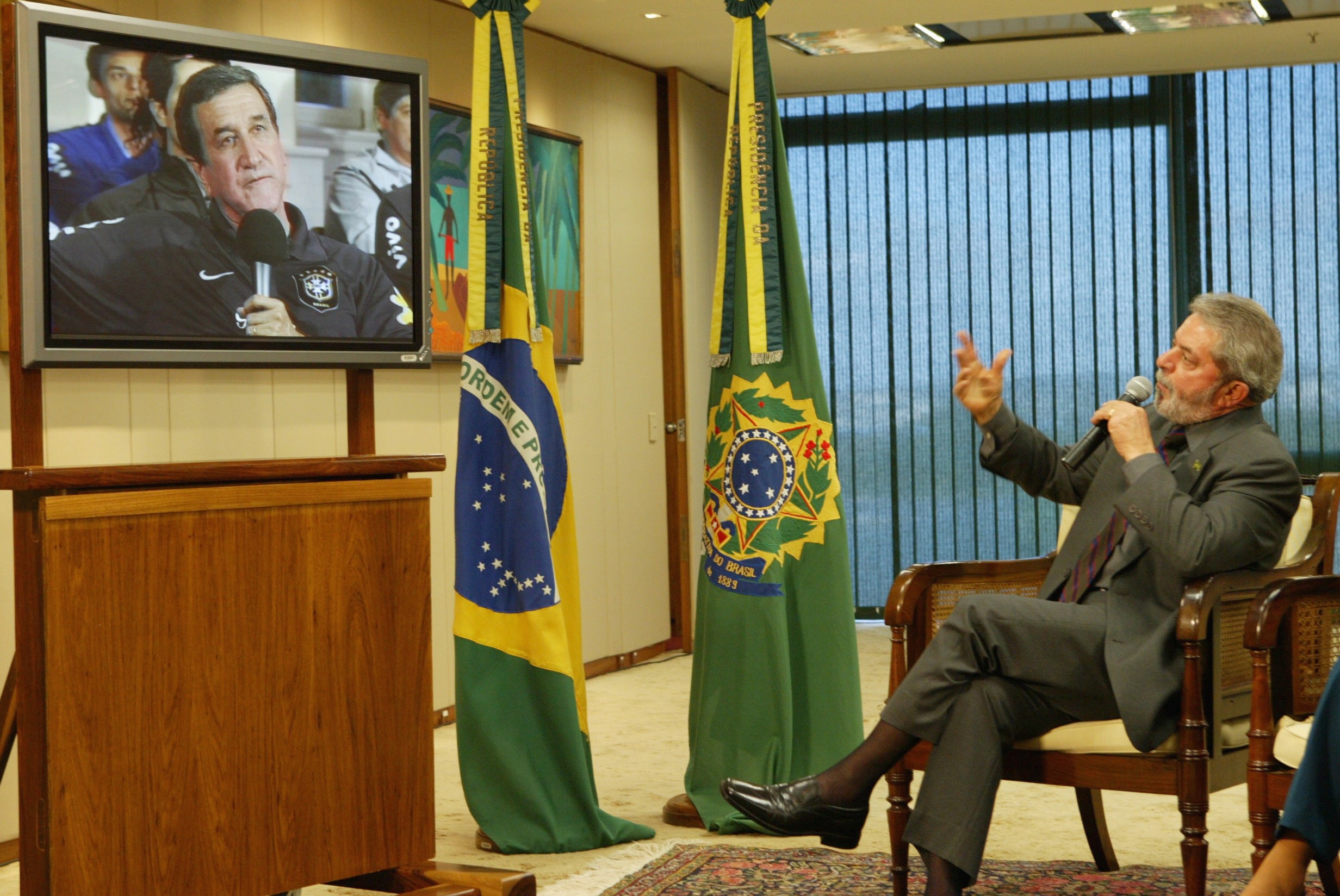Há exatos 20 anos, Lula perguntou se Ronaldo estava 'gordo' 