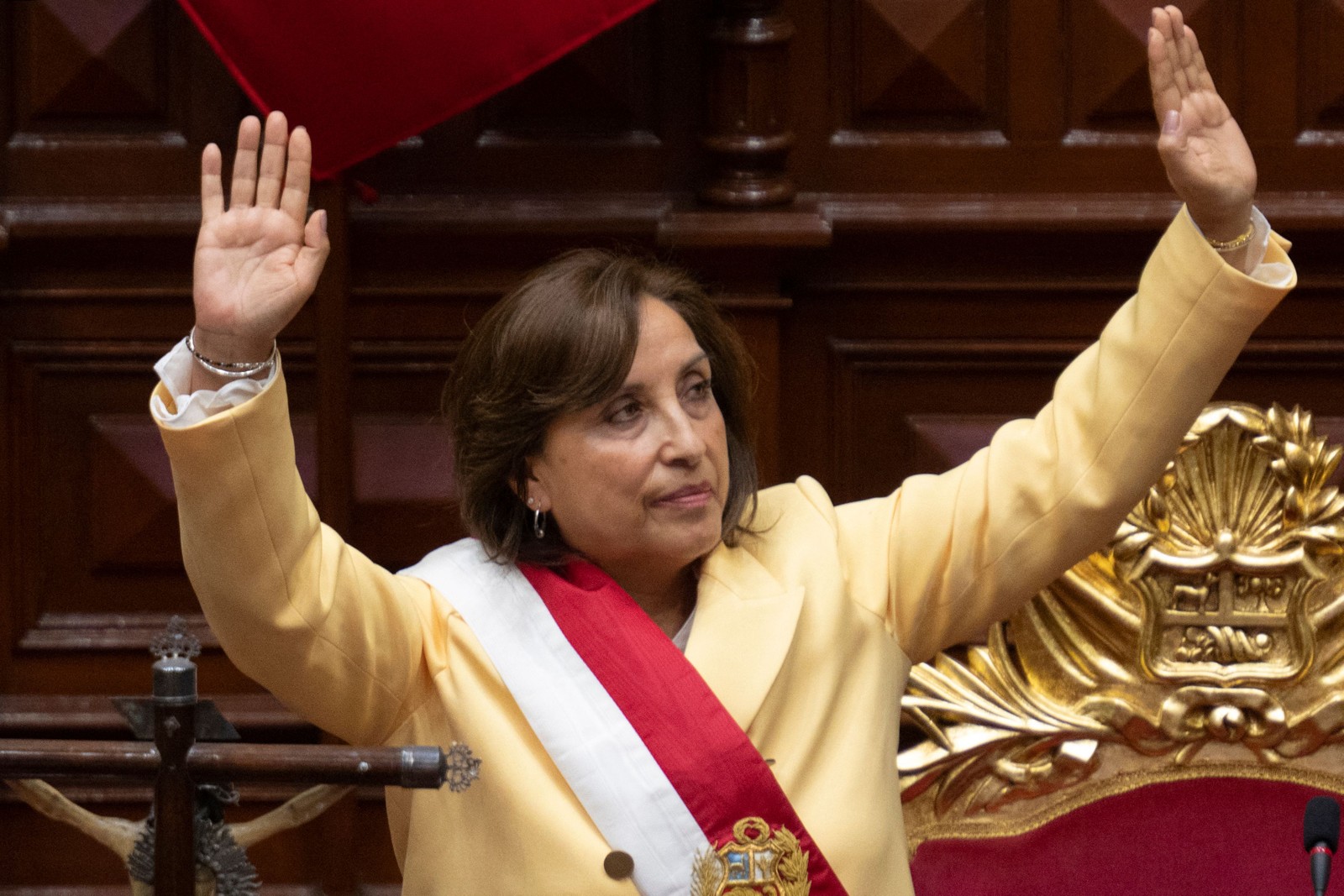 Dina Boluarte é empossada como nova presidente horas após o impeachment de Pedro Castillo, em Lima, Peru — Foto: CRIS BOURONCLE/AFP