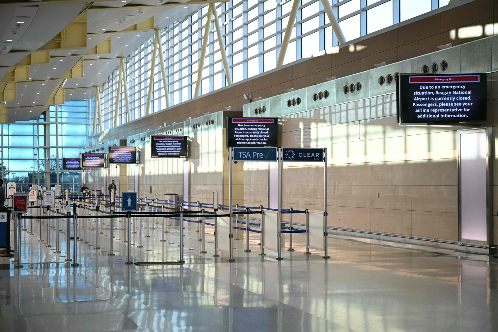 Aeroporto Nacional Ronald Reagan de Washington, atualmente fechado para todos os voos — Foto: ANDREW CABALLERO-REYNOLDS / AFP
