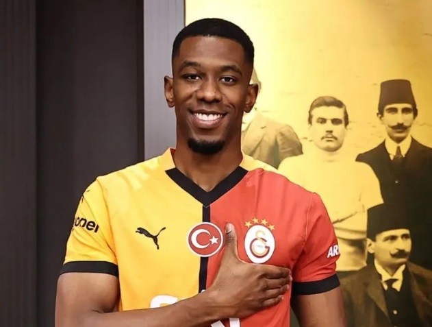 Vasco volta a carga sobre zagueiro colombiano após russos recuarem, mas negocia forma de pagamento