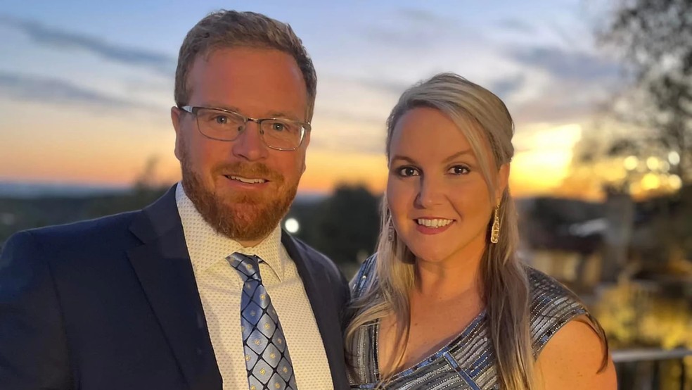Reece e Paula Zunker morreram por conta das enchentes no Texas; eles deixam dois filhos pequenos, que estão desaparecidos — Foto: Reprodução