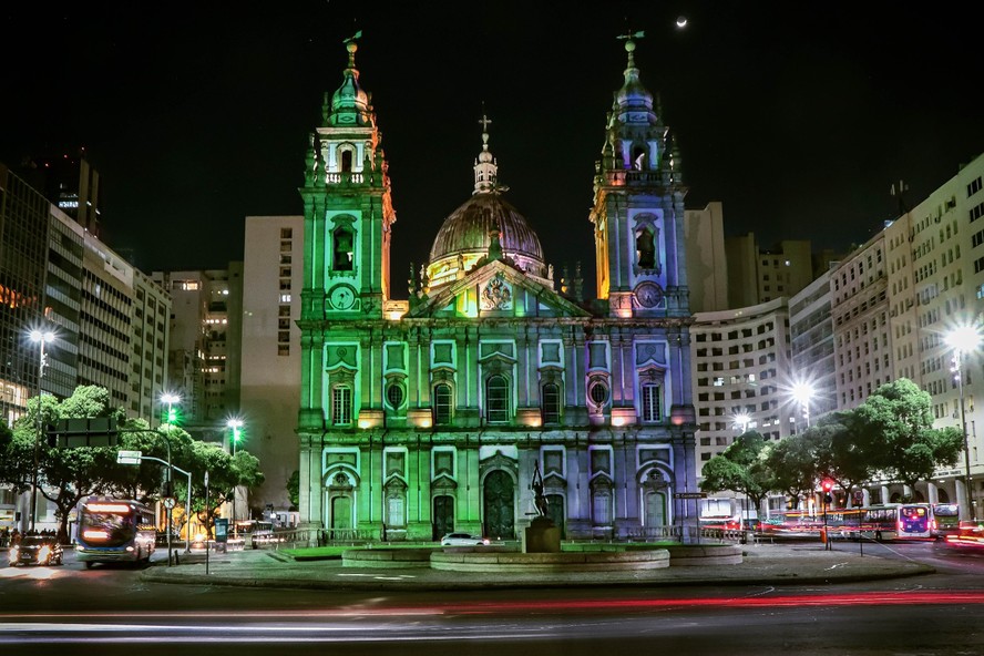 Igreja da Candelária é um dos pontos que recebem iluminação com as cores do Detran na Semana Nacional de Trânsito