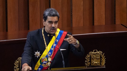 Maduro anuncia fechamento de sedes diplomáticas da Venezuela no Equador após ataque à embaixada mexicana
