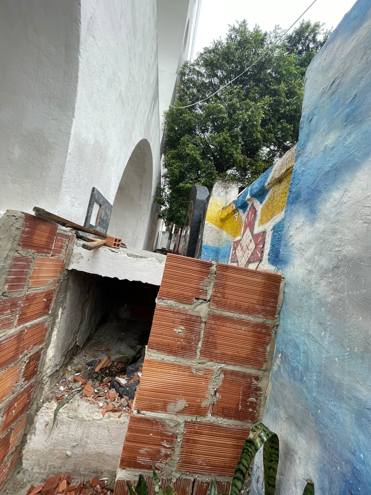Depois da pichação, Arcos da Lapa recebem 