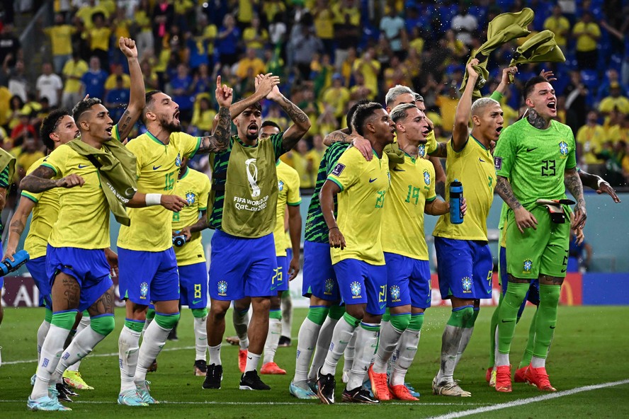 Brasil se isola da Alemanha e se torna a seleção com mais jogos