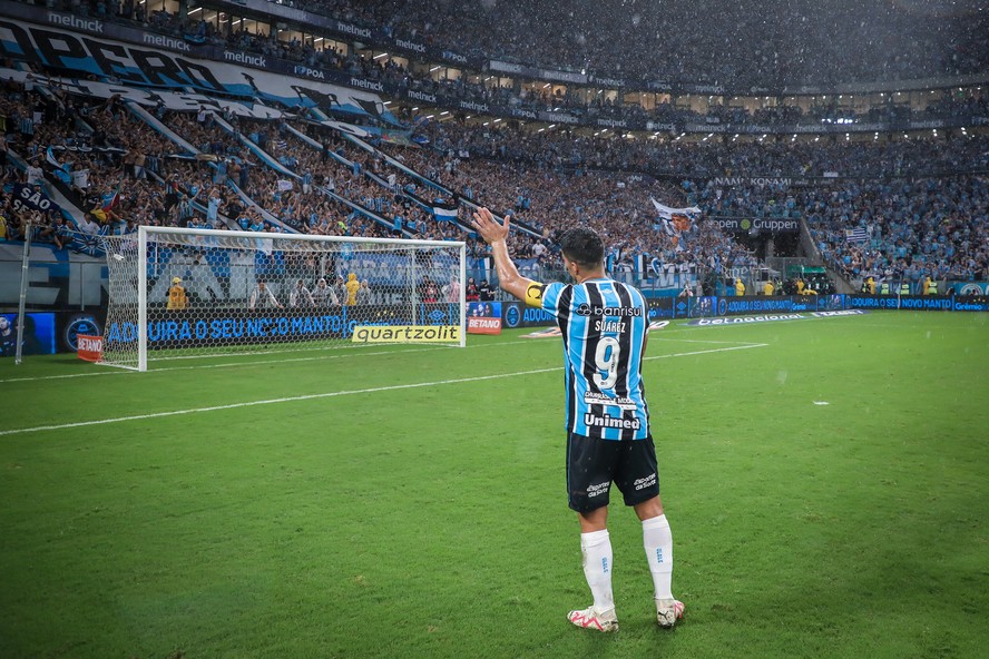 Legal que o Grêmio agora está jogando o campeonato uruguaio por causa do  Suarez : r/futebol