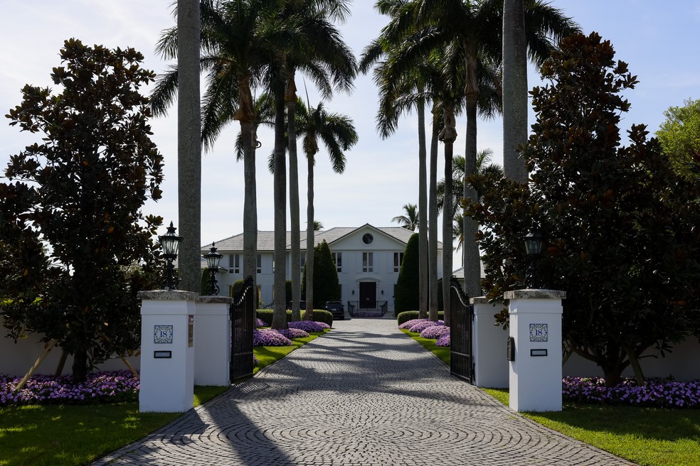 Casa em Indian Creek Village, ilha que é o epicentro de uma migração de riqueza — Foto: Bloomberg
