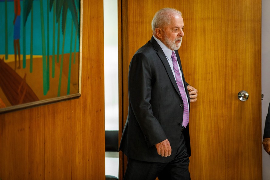Lula anunciou que Ricardo Lewandowski assumirá a pasta da Justiça no lugar de Flávio Dino.