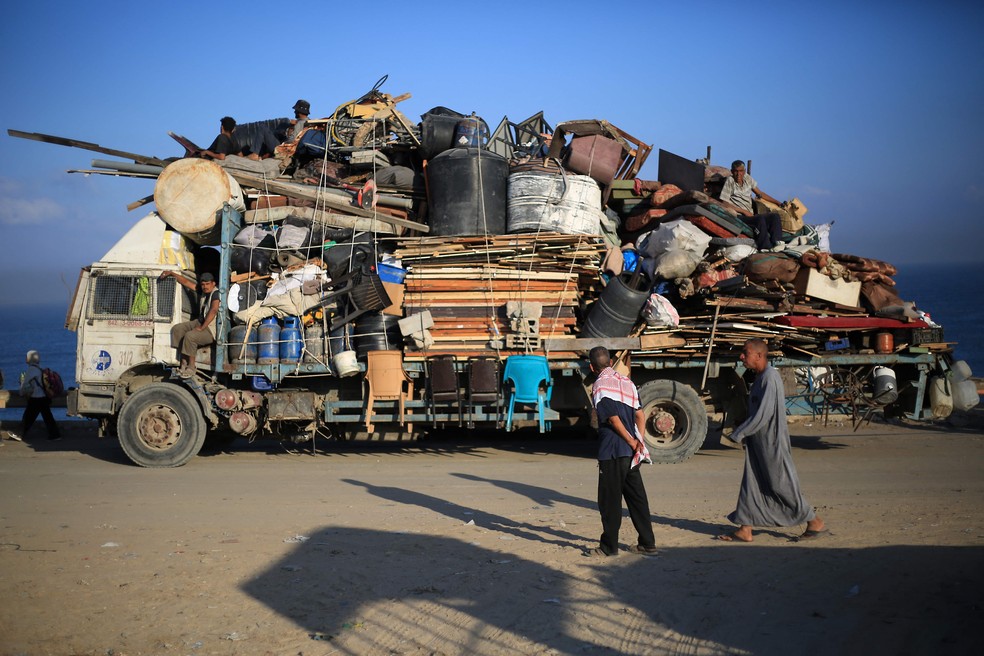 Preços de frete e de aluguel dispararam em Gaza em meio às ordens de retirada dadas por Israel — Foto: Eyad Baba/AFP