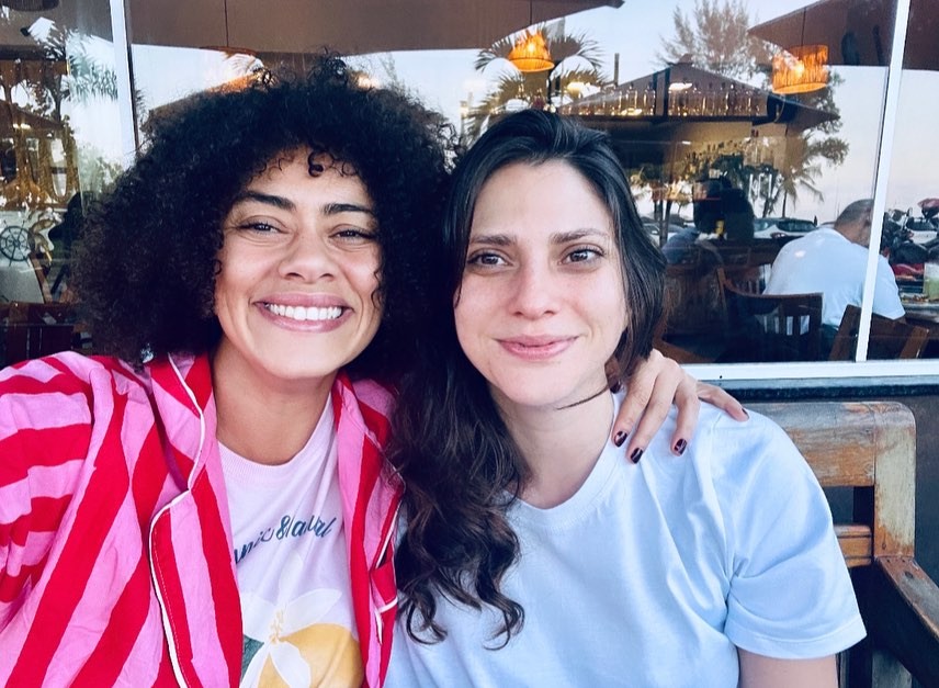 Anna Flavia Cavalcanti from Garota do Momento is dating casting director Letizia Navaira – Photo: Reproduction/TV Globo