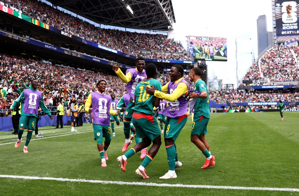 Festas, álcool e técnico sem contrato: bastidores ampliam crise no Senegal após Copa; entenda