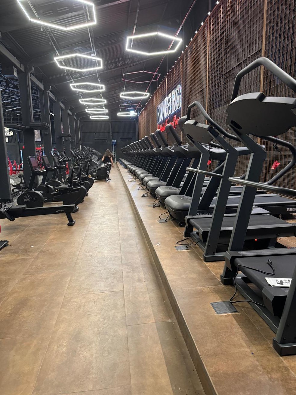  Juju Salimeni inaugurou em Alphaville sua primeira academia de musculação — Foto: Divulgação