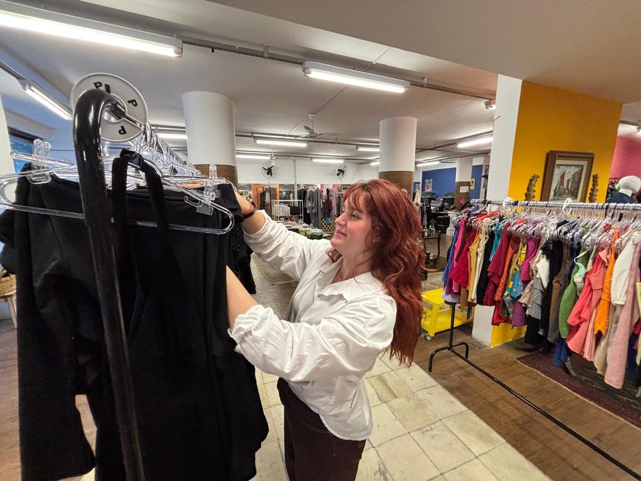Moda circular: brechós crescem no Rio e caem no gosto da geração Z por influência do TikTok