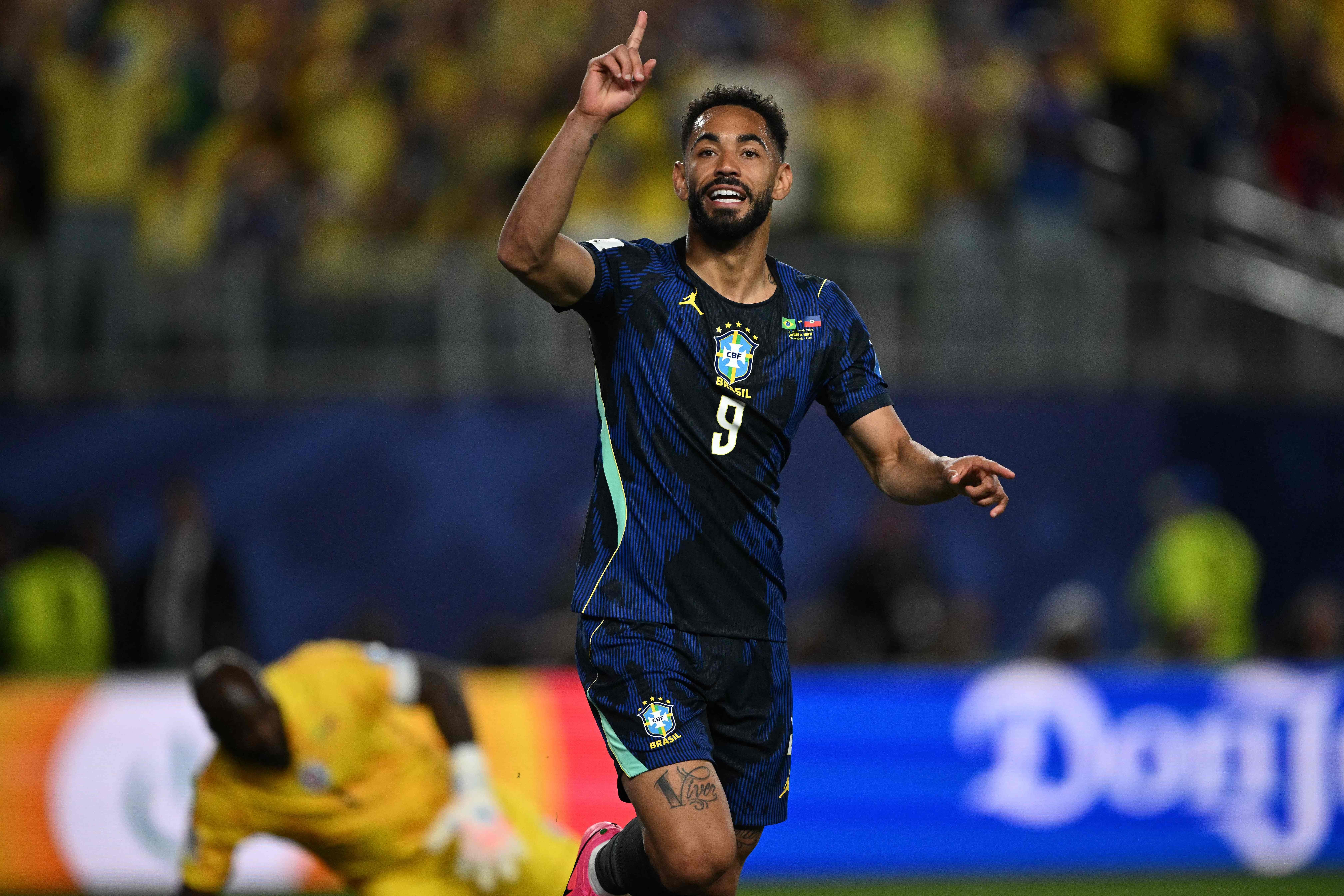 Matheus Cunha celebra dois gols contra o Haiti e fala sobre 'peso' da camisa nove: 'É mais um privilégio'