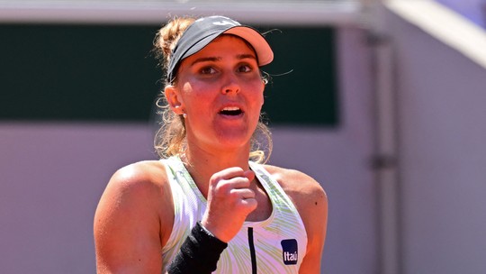 Bia Haddad terá cenário inédito pela frente nas quartas de Roland Garros