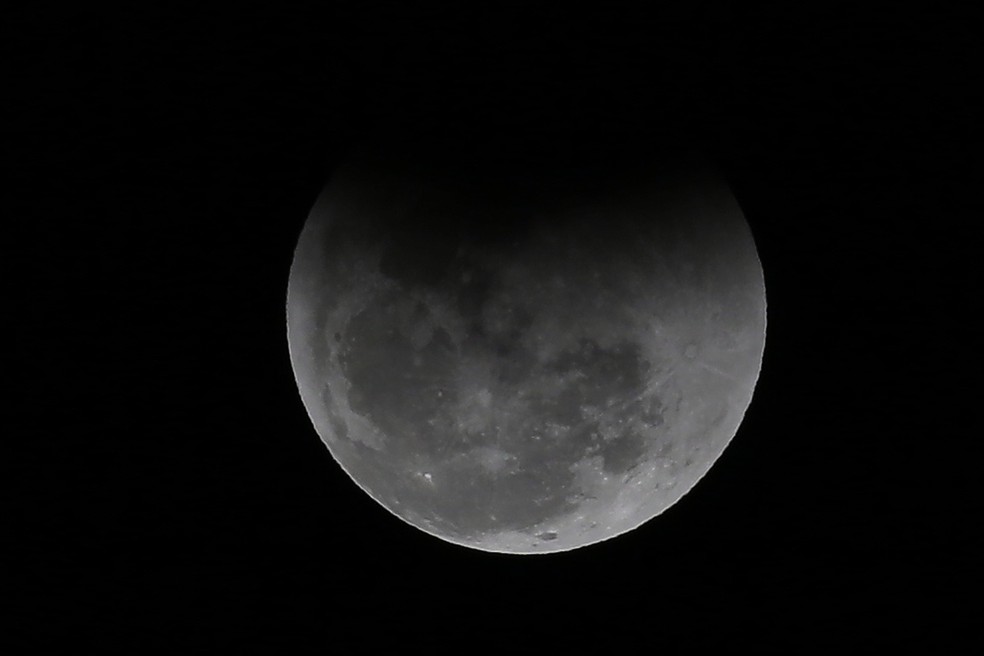Imagem de uma Lua de Sangue, em 2018 — Foto: Jorge William/Agência O Globo