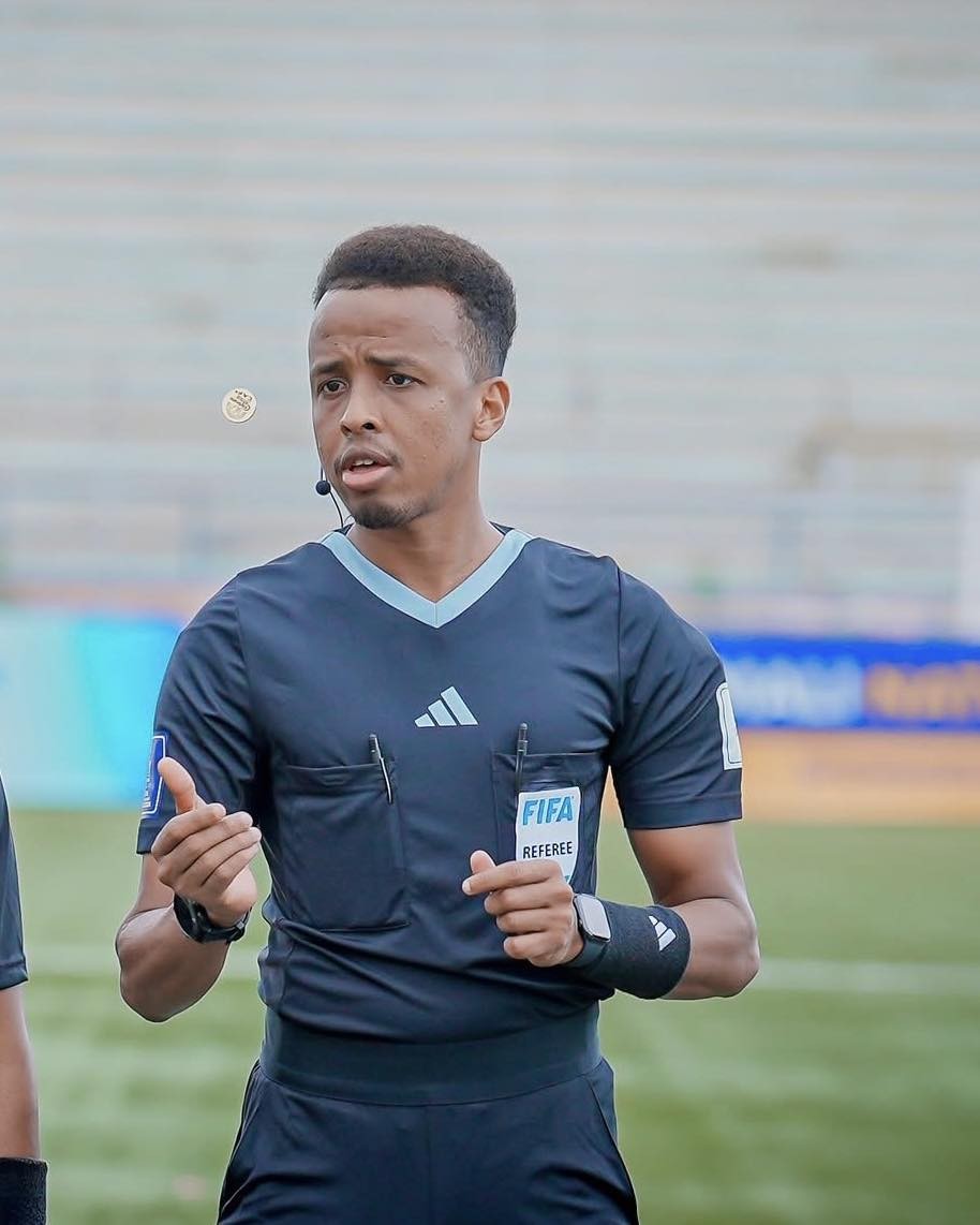 Quem é o árbitro somali que teve visto negado e fo