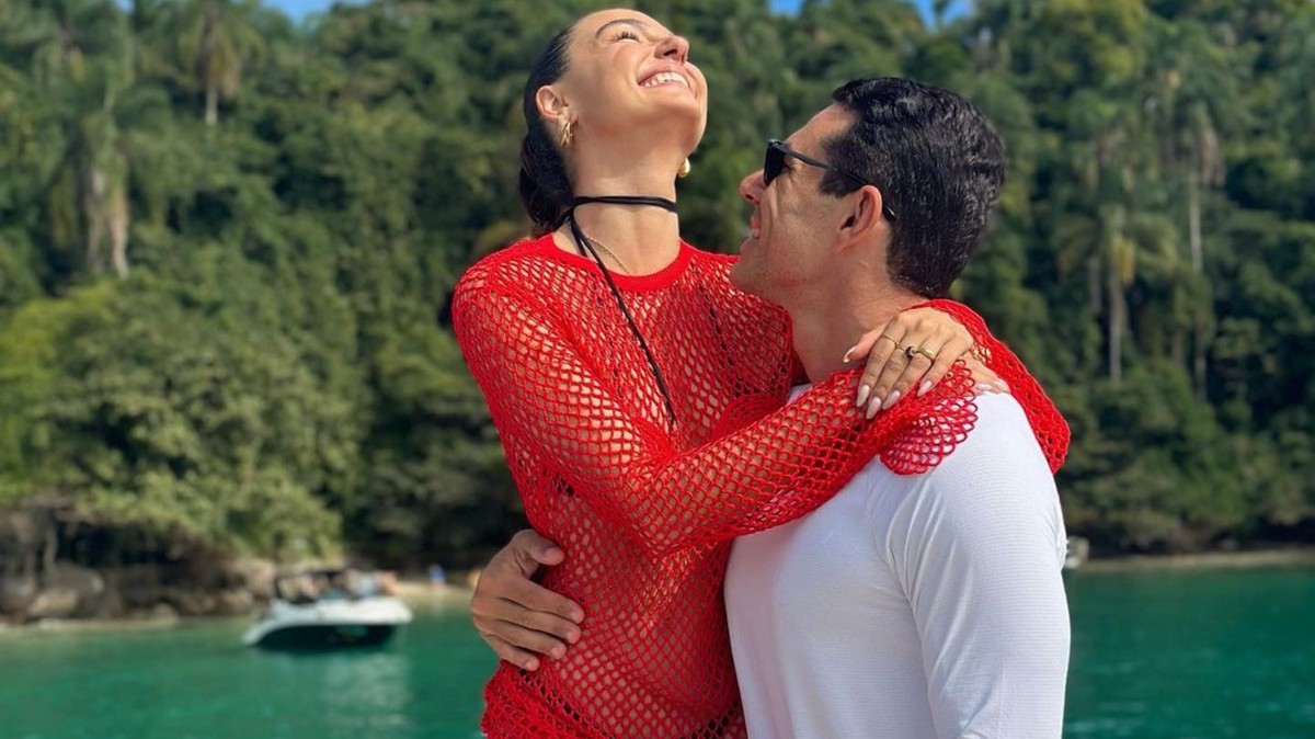 Marcus Buaiz surpreende Isis Valverde com alian&ccedil;a que custa o pre&ccedil;o de uma casa luxuosa