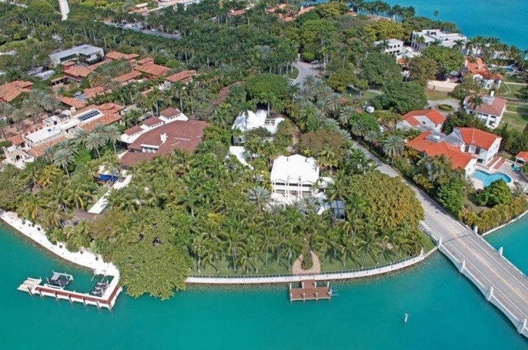 Ilha onde Diddy tem duas propriedades em Biscayne Bay, Miami — Foto: Divulgação