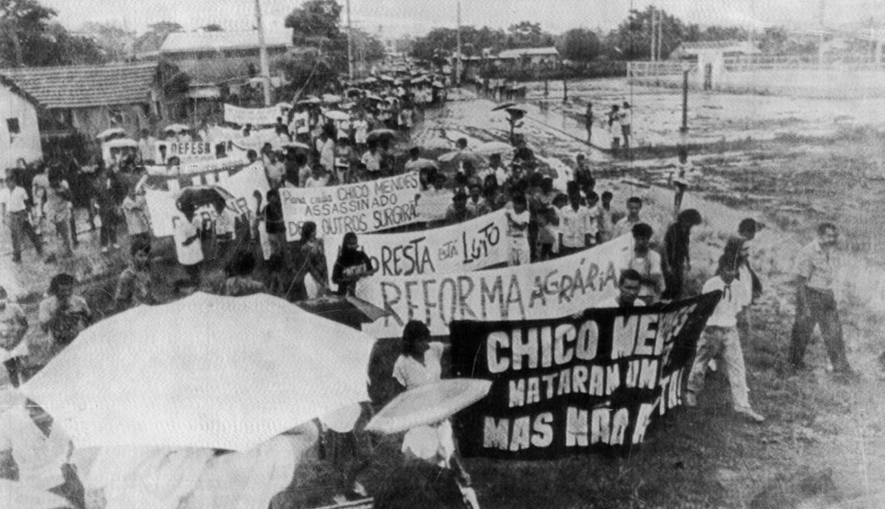 Protesto em Xapuri depois da morte de Chico Mendes, em 1988 — Foto: Josemar Gonçalves/Agência O GLOBO