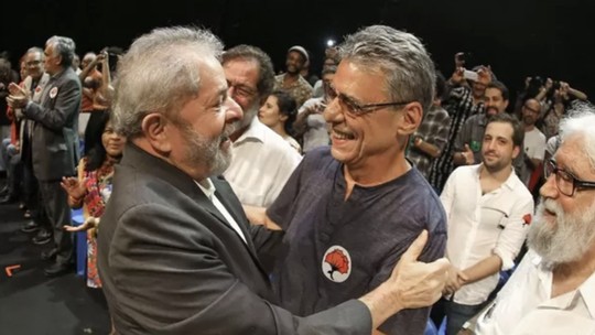 Gregorio Duvivier desmente seguidor após ser atacado pela esquerda por defender ministra negra no STF 