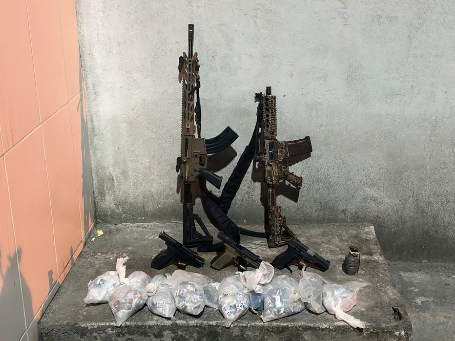 Quatro pessoas morrem em troca de tiros com policiais na Baixada Fluminense