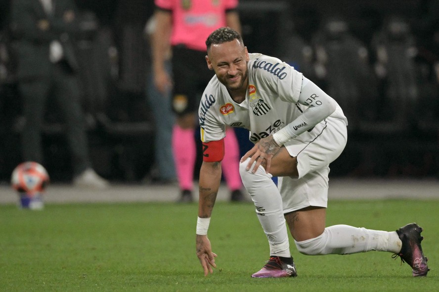Neymar desabafou após a eliminação do Santos
