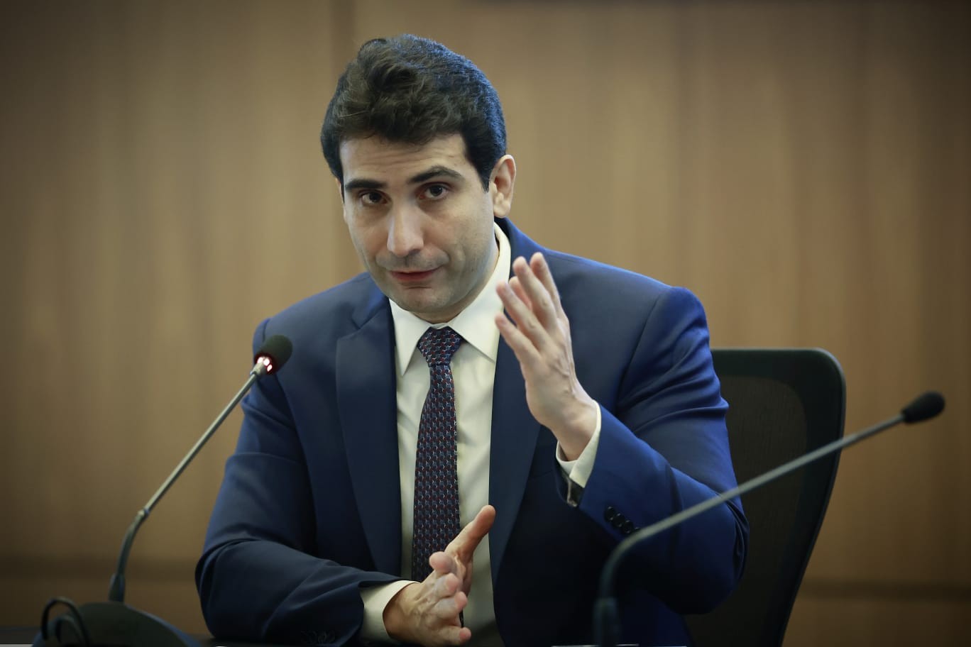 Galípolo diz que BC só vai intervir no mercado de câmbio se identificar disfuncionalidade
