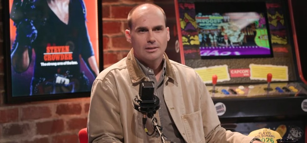 O ex-deputado federal Eduardo Bolsonaro no podcast "Louder with Crowder" — Foto: Reprodução/YouTube