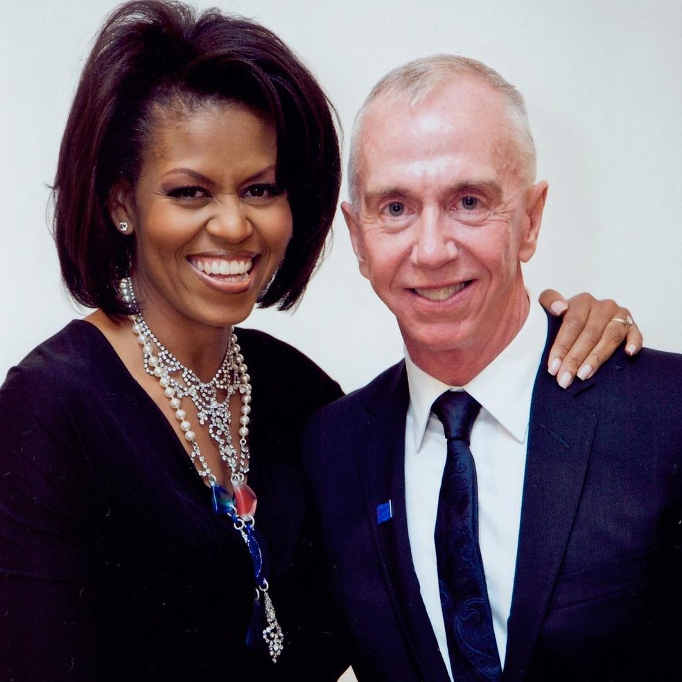 A ex-primeira-dama dos Estados Unidos Michelle Obama e Brent Sikkema — Foto: Reprodução