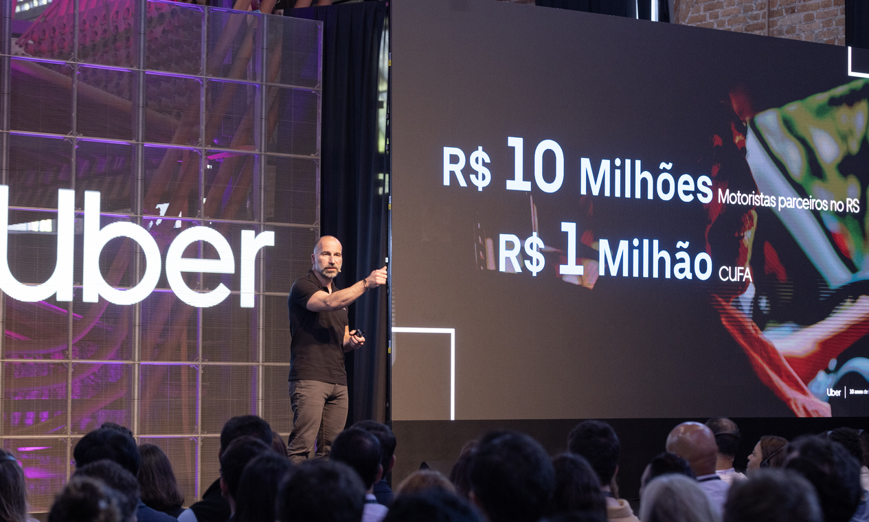 CEO global da Uber anuncia expansão de serviços no Brasil: carros elétricos, ofensiva nos táxis e ‘Health’ 