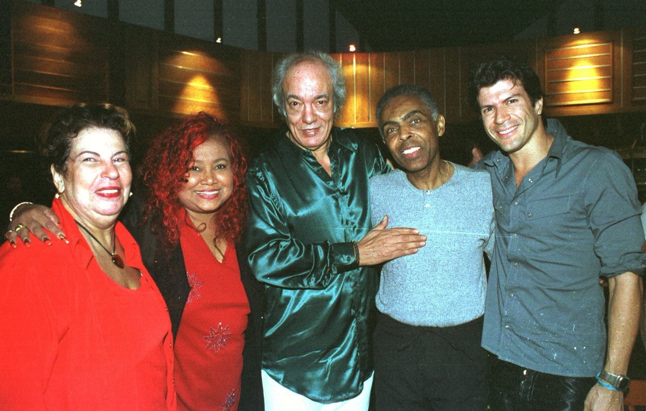 Erasmo Carlos comemora seus 60 anos com Nana Caymmi, Alcione, Gilberto Gil e Paulo Ricardo, em 2001 — Foto: Divulgação