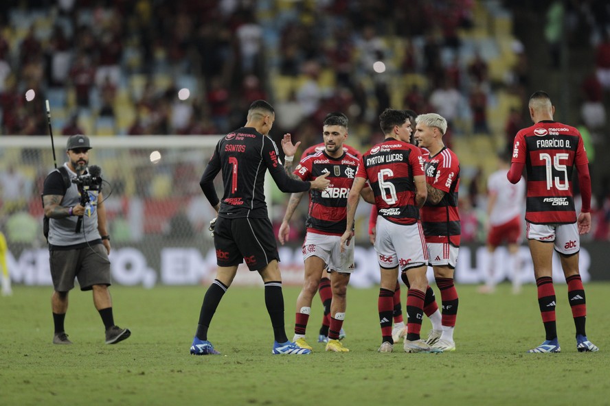 Bragantino busca empate com o Botafogo no fim, e briga do título