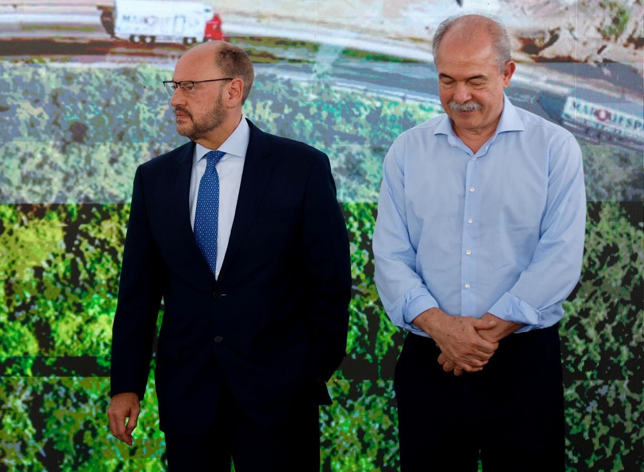 Aloizio Mercadante se reúne com Ricardo Couto e anuncia renegociação de dívida de R$ 8 bilhões do Rio com BNDES - QTU Questões do Universo