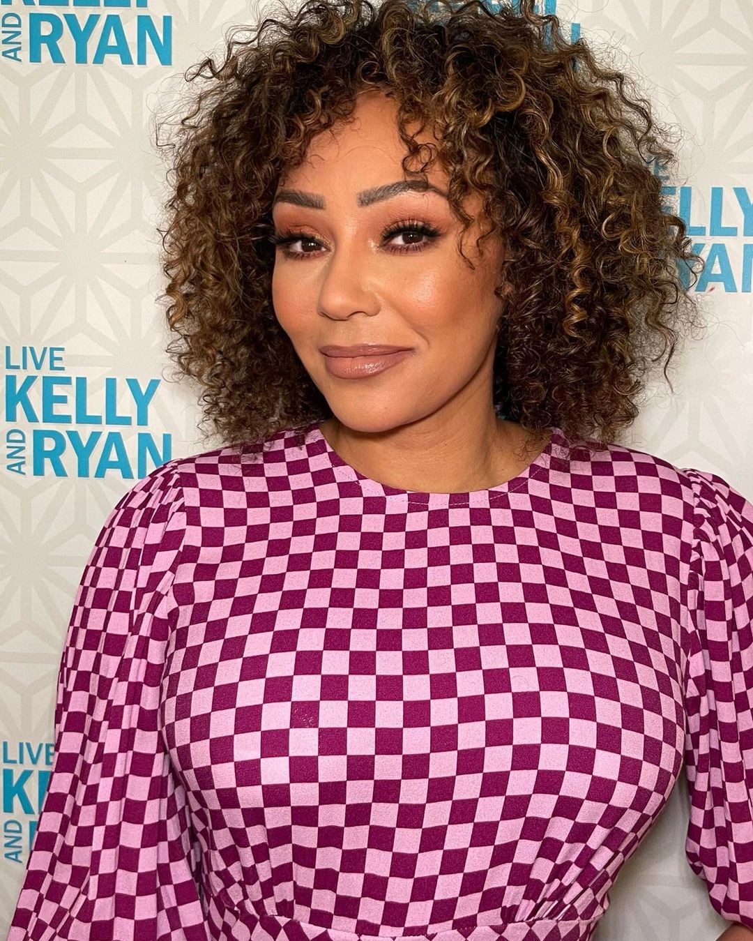 Mel B diz que todas as Spice Girls enfrentam menopausa: 'Vamos falar disso'