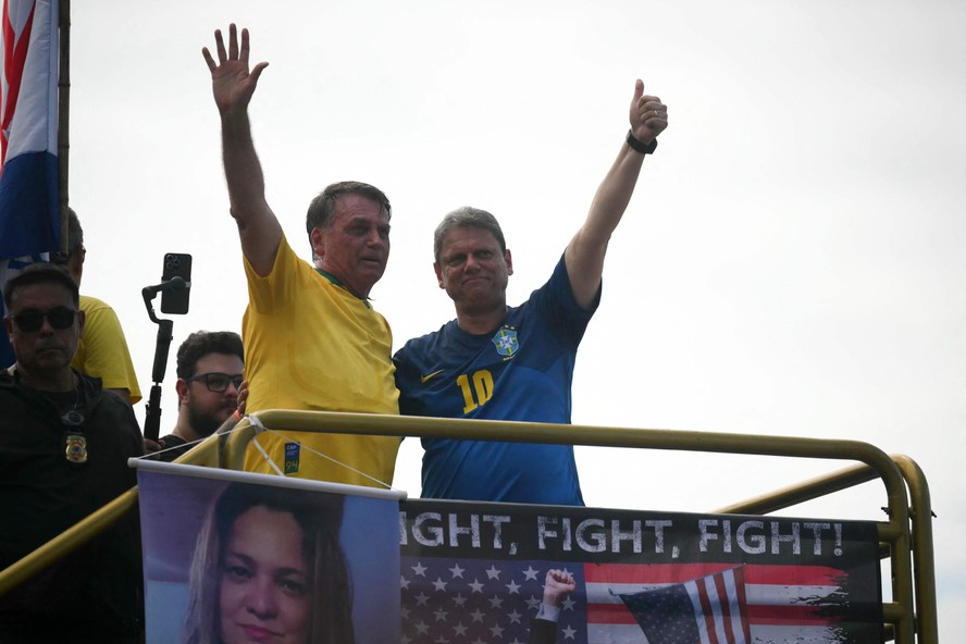Bolsonaro escala Tarcísio por anistia ao 8/1, mas esbarra em resistência do Republicanos e de Motta e em divisão no PSD