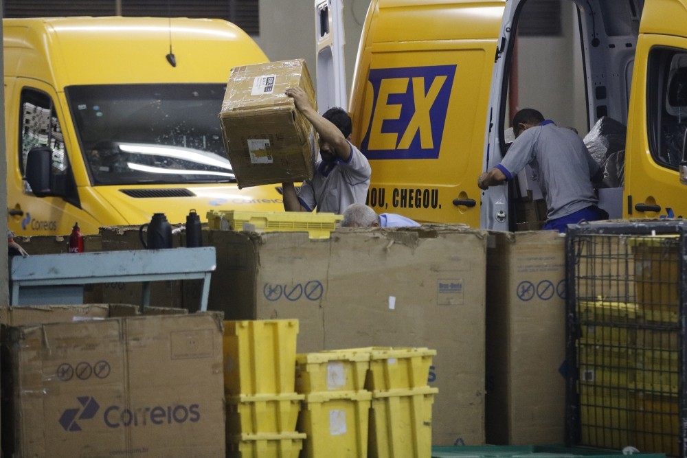 Correios: empréstimo supenso tinha custo elevado; entenda impacto da diferença na taxa de juros