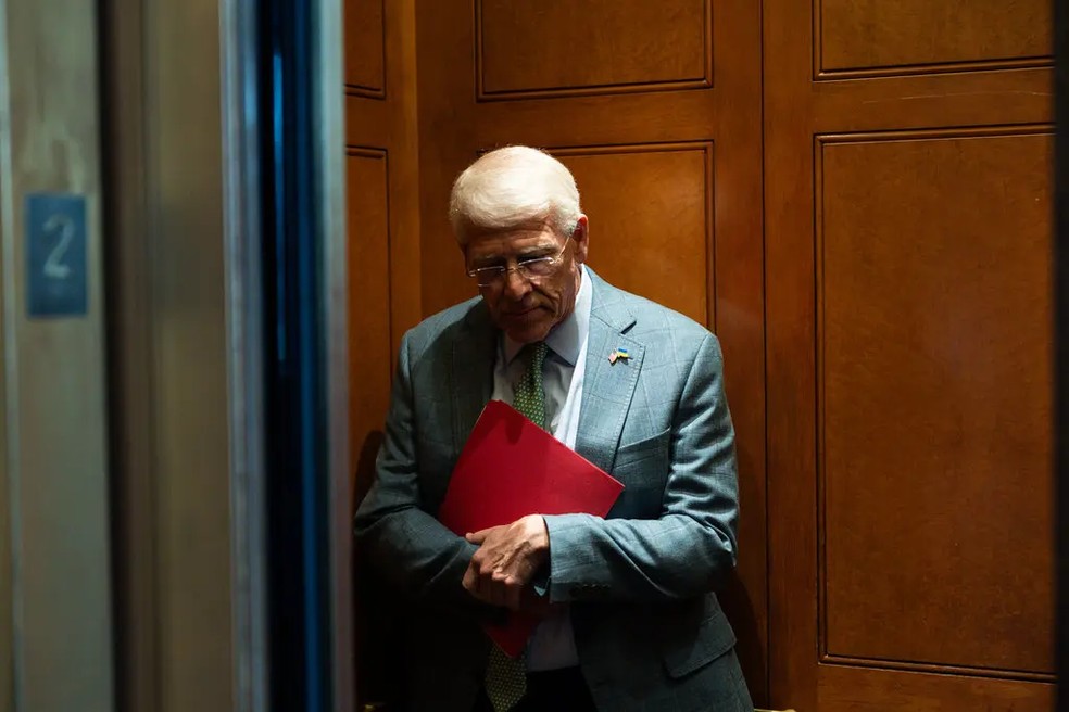 Senador Roger Wicker é um dos republicanos que expressou preocupação com a forma como o Departamento de Defesa está lidando com as embarcações no Caribe — Foto: Tierney L. Cross/The New York Times