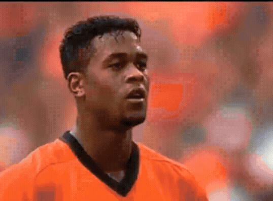 Há 26 anos, pai de Kluivert perdia pênalti idêntico ao do filho pela Holanda; veja lance