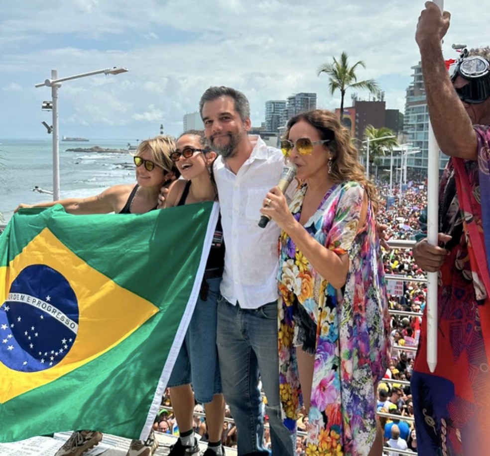Lanlan, Nanda Costa, Wagner Moura e Daniela Mercury em Salvador — Foto: Reprodução
